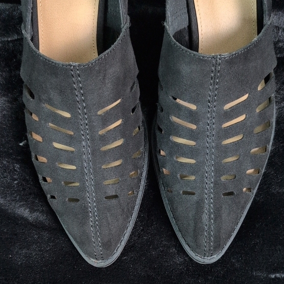 Maurices Black Heels with Suedeβ Material, Size 7. Excellent Condition - Picture 11 of 12